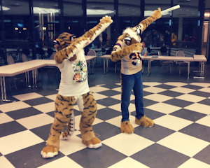 Super Cool Dance Move by DreamAndNightmare