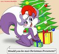 Fifi Feliz Navidad by veronicaskunkette
