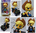 finally get my Waifu EQG mini figure in Taiwan!!