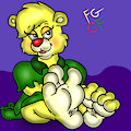 Sunnis bear feets by TheRedSkunk